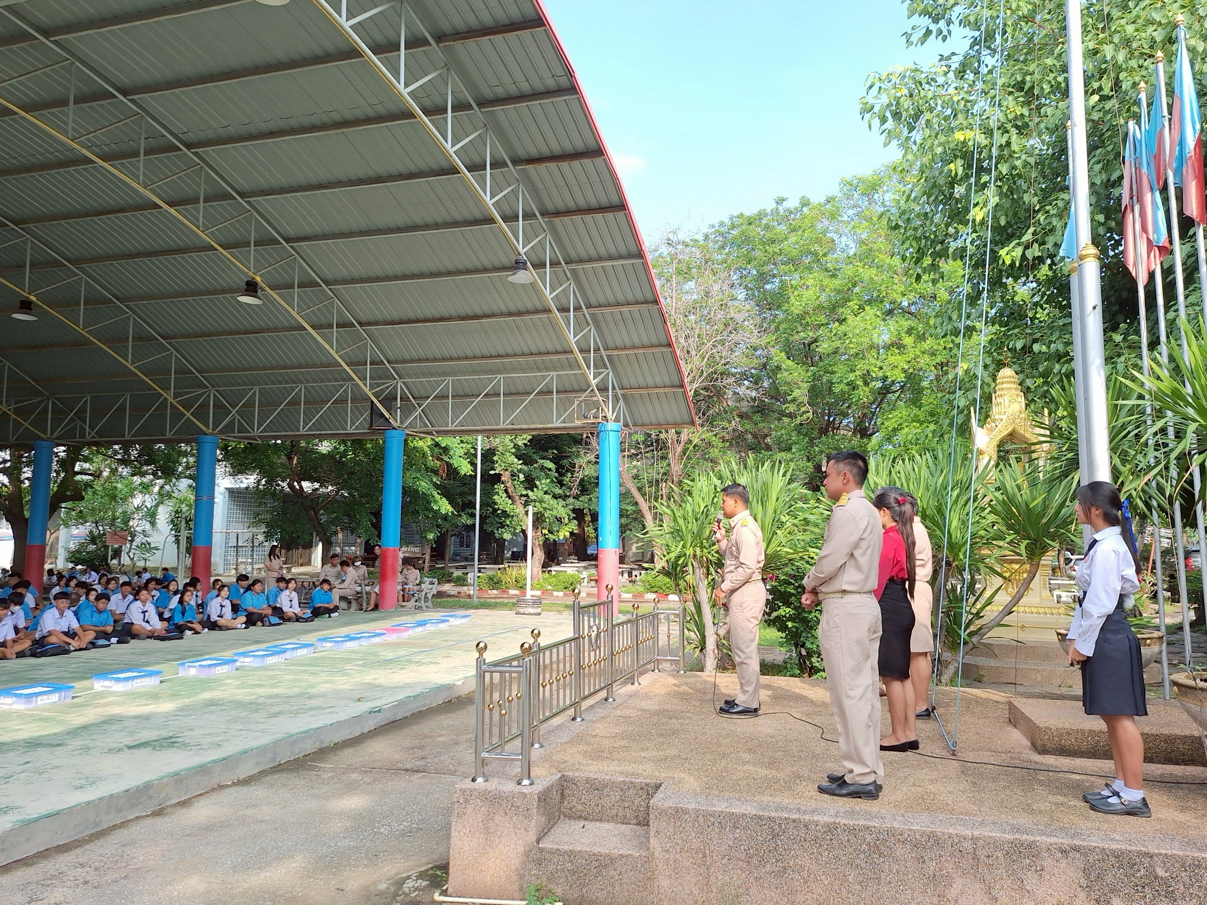 LINE_ALBUM_phx.txnrab peid phakh reiyn 1_2568 laea naeana khru him_250520_7.jpg